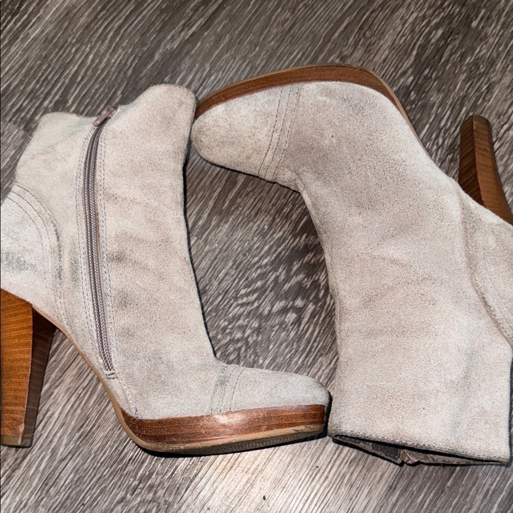 Steve Madden Suede Heeled Boots - Light Gray